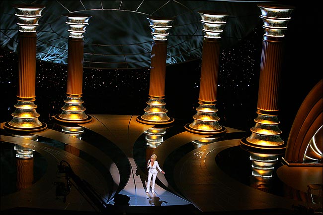 Dolly Parton performs 'Travelin' True,' the Oscar-nominated song from 'Transamerica' at the 78th Academy Awards, the Kodak Theater, on Hollywood Boulevard, March 5, 2006.